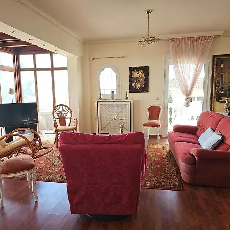 Escape To Panorama And Enjoy The Classic Charm With Stunning Sea Views Villa *